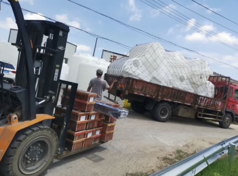 迅升大容量塑料容器發(fā)貨